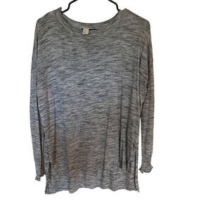 H&M long sleeve large high low hem gray crew neck blouse